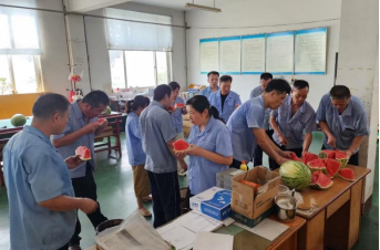 精工公司多措并举为一线工人防暑降温